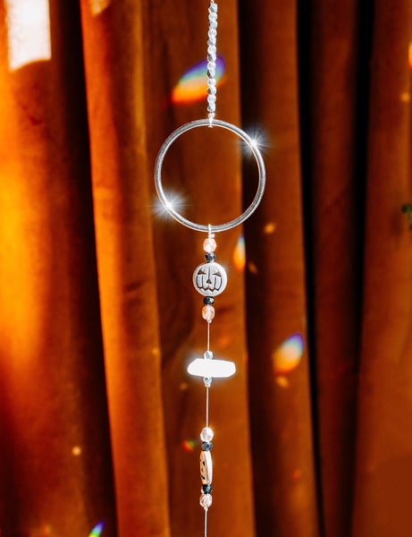 Jack-O-Lantern Vertical Drip Prism Rainbow-Maker With Clear Quartz